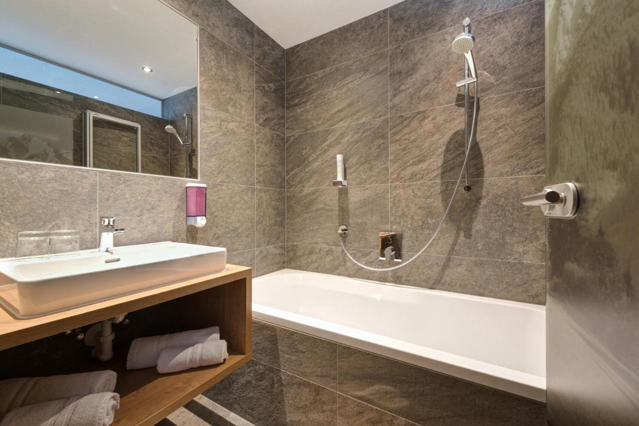 סי Hotel Enzian Paznaun מראה חיצוני תמונה