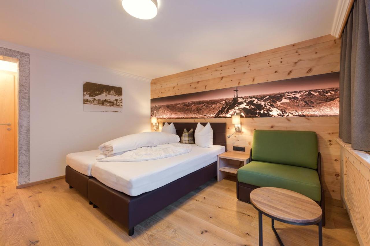סי Hotel Enzian Paznaun מראה חיצוני תמונה