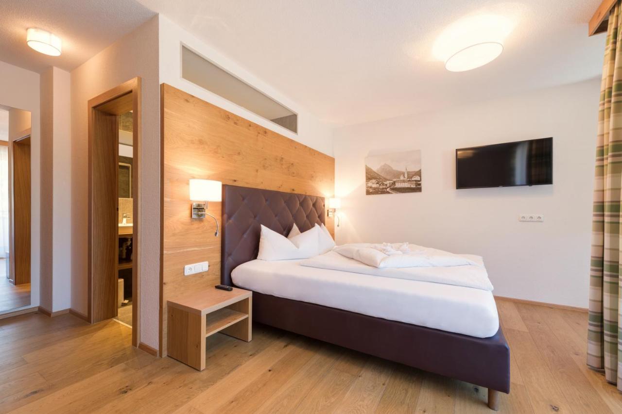 סי Hotel Enzian Paznaun מראה חיצוני תמונה