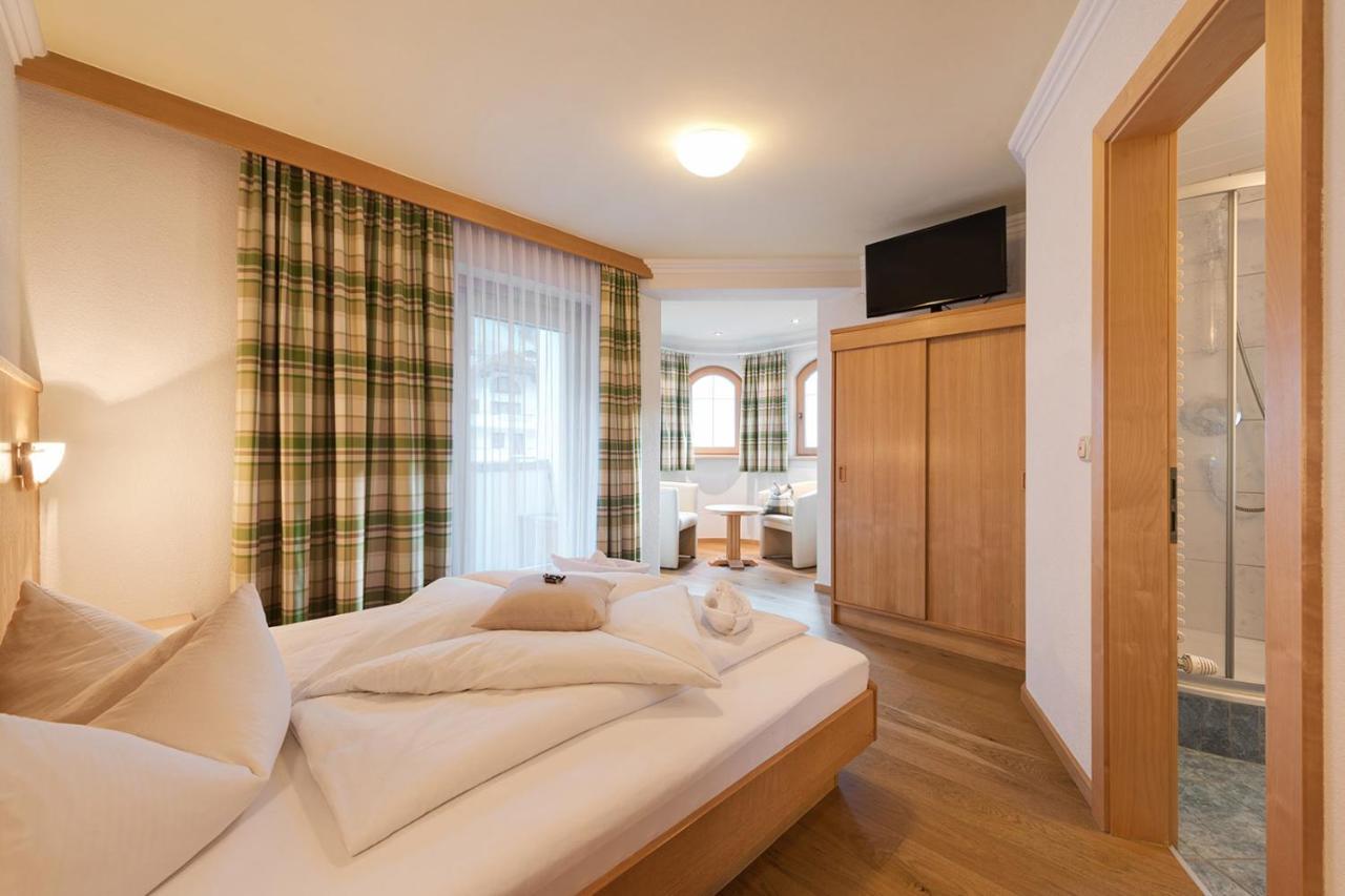 סי Hotel Enzian Paznaun מראה חיצוני תמונה