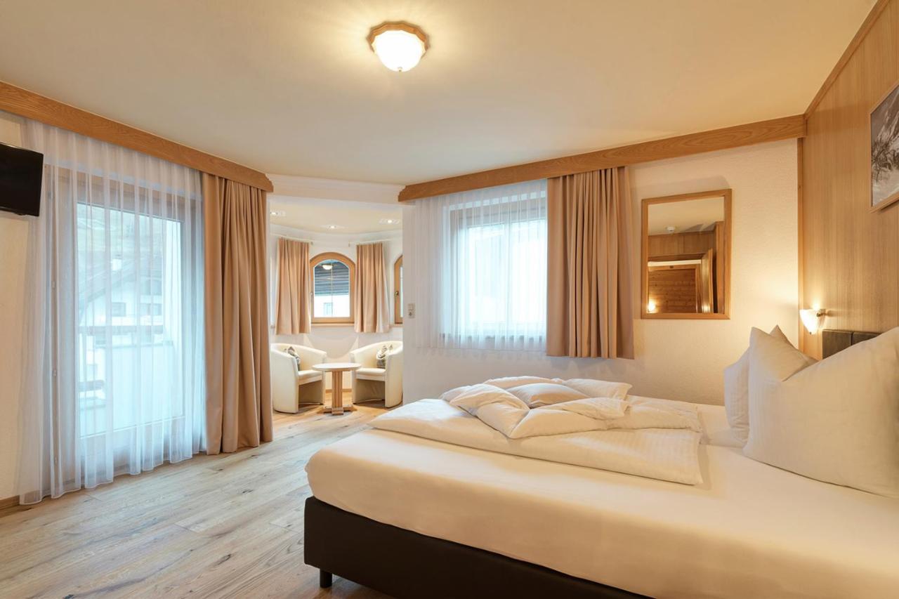 סי Hotel Enzian Paznaun מראה חיצוני תמונה