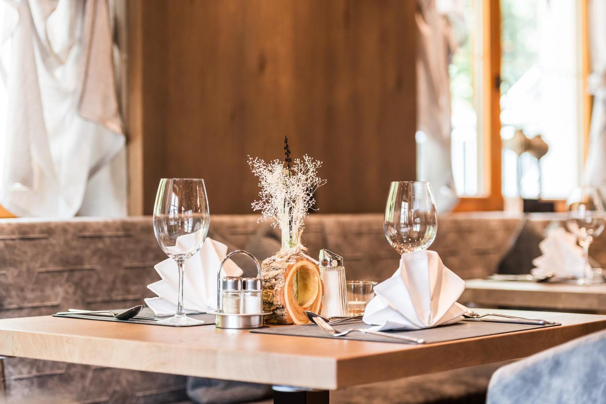 סי Hotel Enzian Paznaun מראה חיצוני תמונה