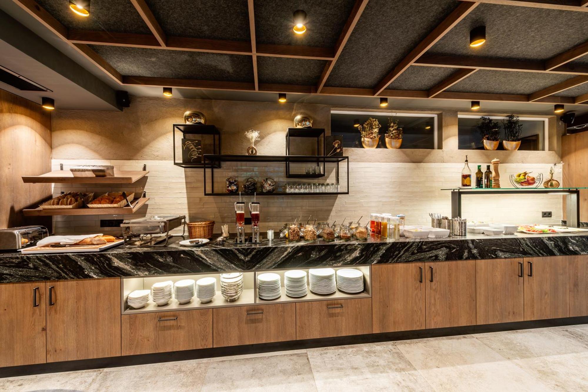 סי Hotel Enzian Paznaun מראה חיצוני תמונה