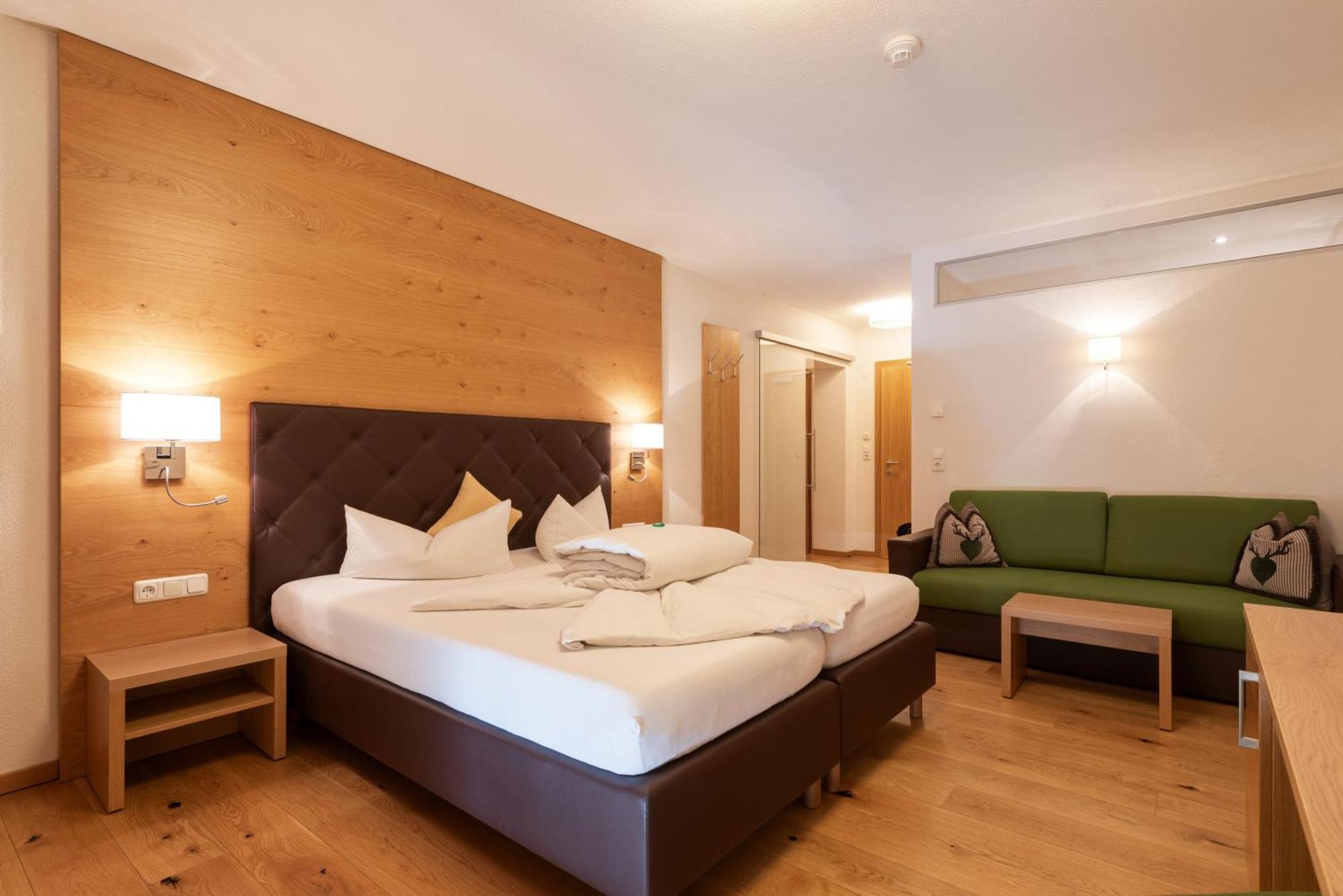 סי Hotel Enzian Paznaun מראה חיצוני תמונה