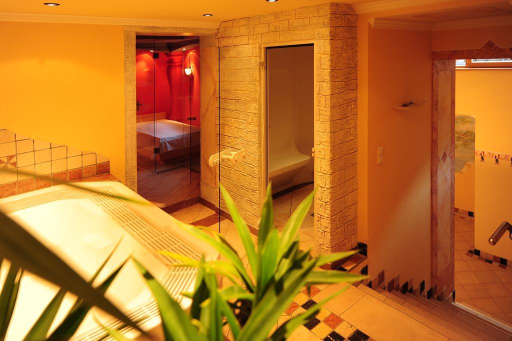 סי Hotel Enzian Paznaun מראה חיצוני תמונה