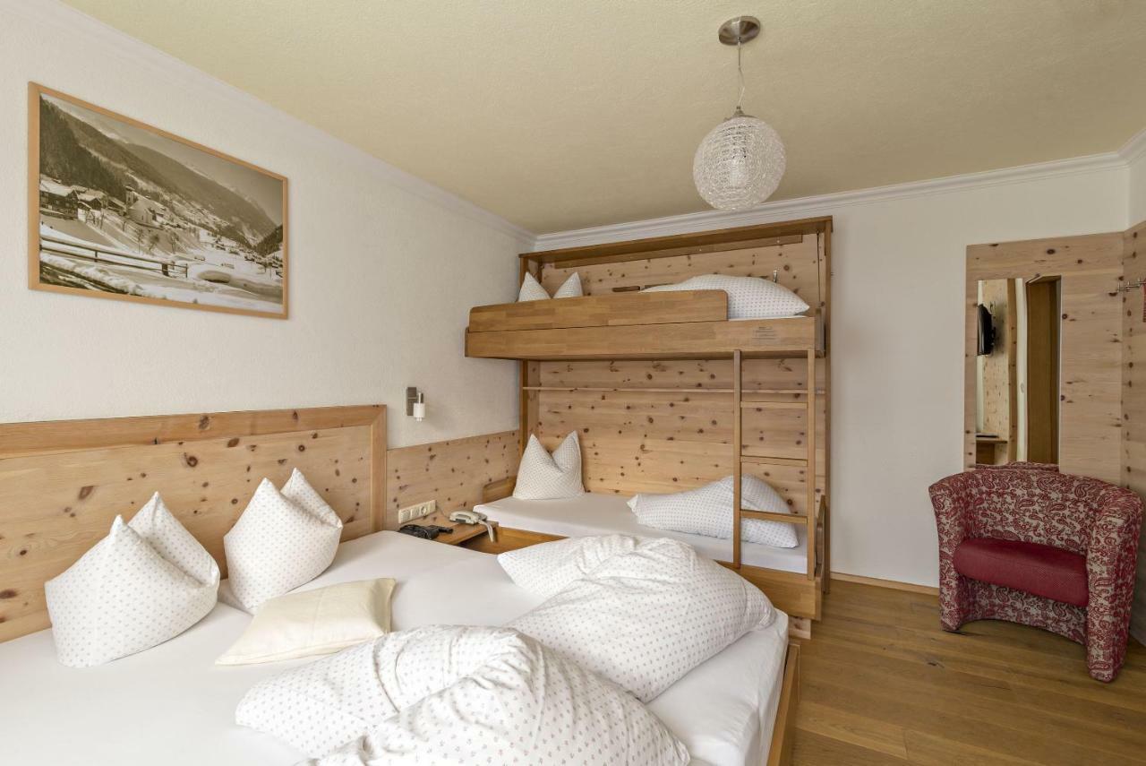 סי Hotel Enzian Paznaun מראה חיצוני תמונה